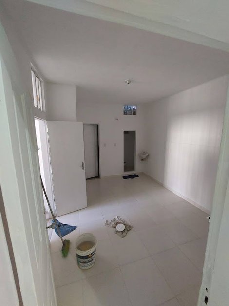 Sala Comercial reformada na Pavuna em frente o Metrô